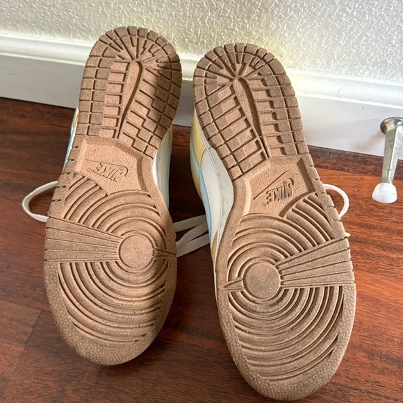 Nike Women’s Dunk Low - Picture 5 of 5